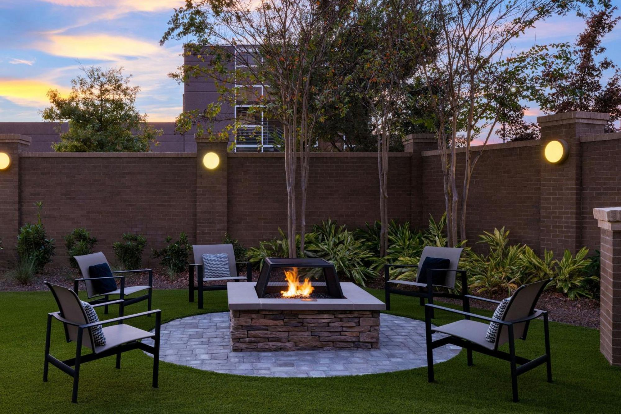 Courtyard By Marriott Starkville Msu At The Mill Conference Center Eksteriør bilde